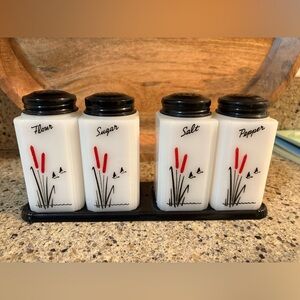 Tipp USA Milk Glass Shaker, Salt, Pepper, Sugar, Flour, Range Shaker, McKee
